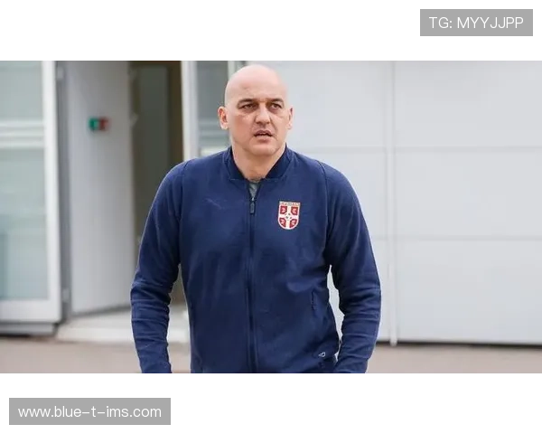 足球明星圈的纷争与丑闻揭示了光鲜背后的复杂人性与利益关系