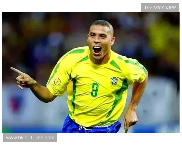 历届足球世界杯中的传奇球星与他们的辉煌瞬间回顾